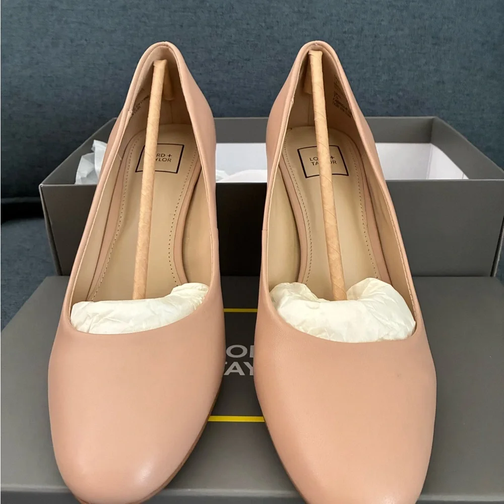 Nude leather pumps - Picture 8 of 13